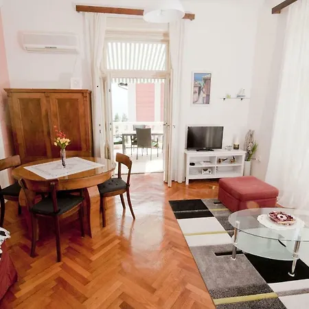Appartamento Dora Slatina *